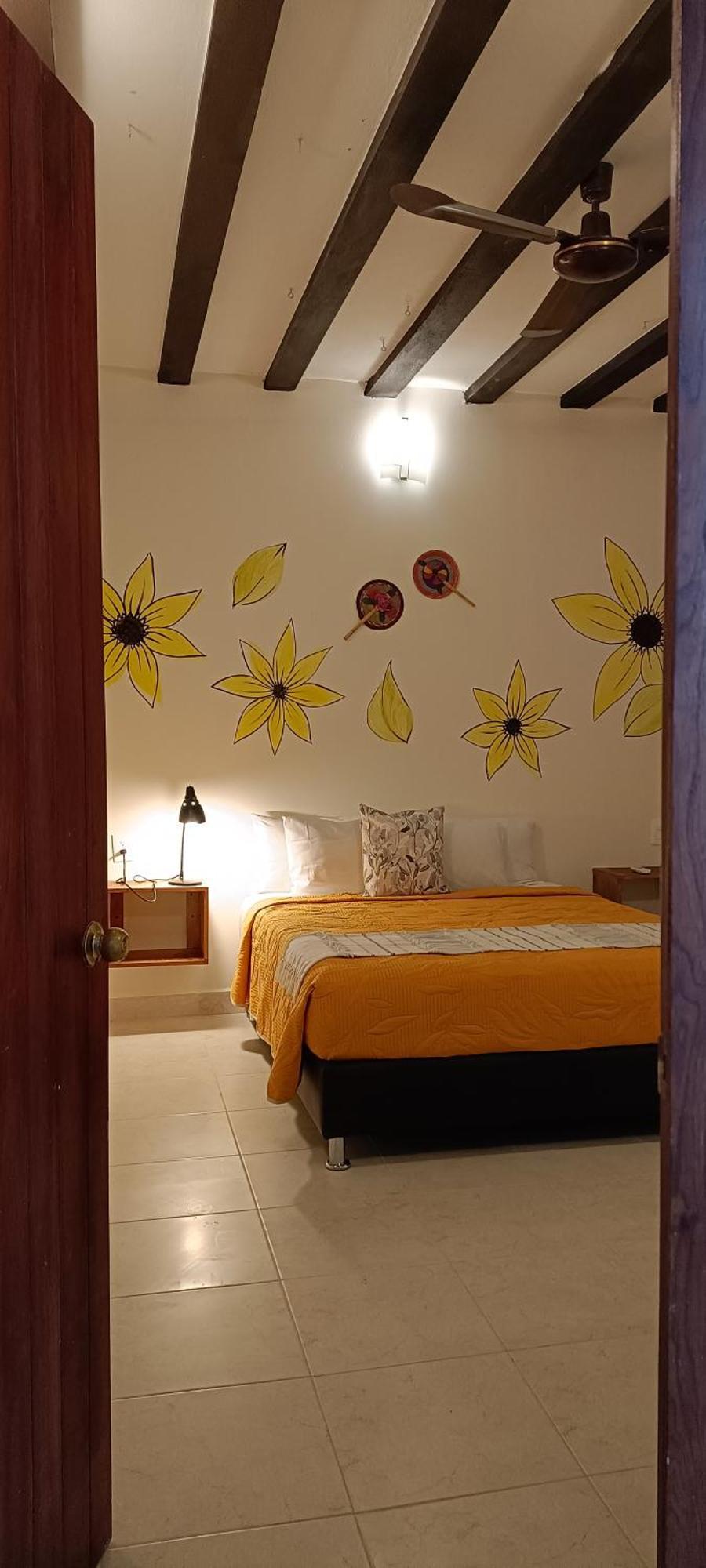 Valladolid 48 Hotel & Hostal Bagian luar foto