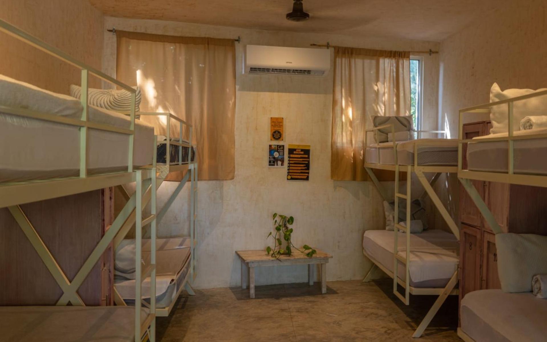 Valladolid 48 Hotel & Hostal Bagian luar foto